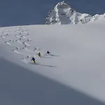 Basecamp Szálloda 3*