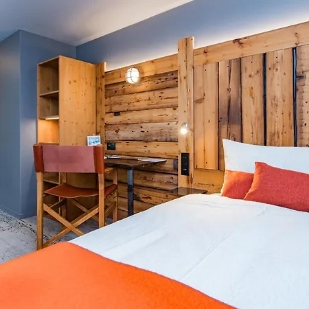 Basecamp Отель 3*