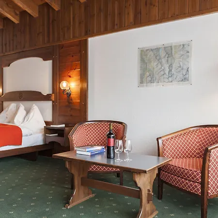 Basecamp Hotel 3*