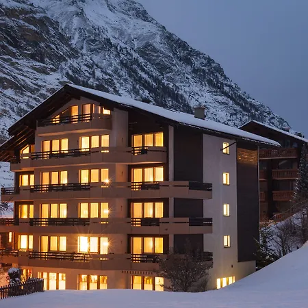 Hotel Basecamp 3*
