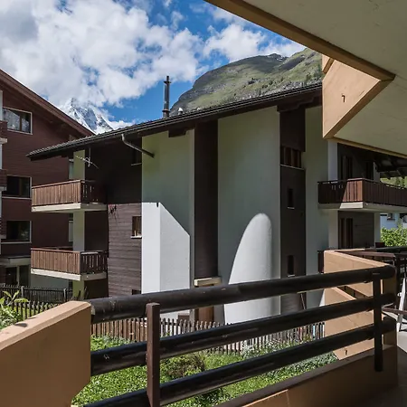 Отель Basecamp 3*