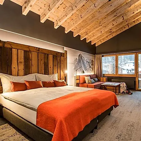 Hotel Basecamp