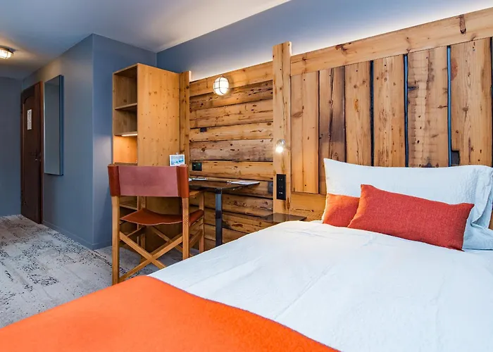 Basecamp Отель 3*