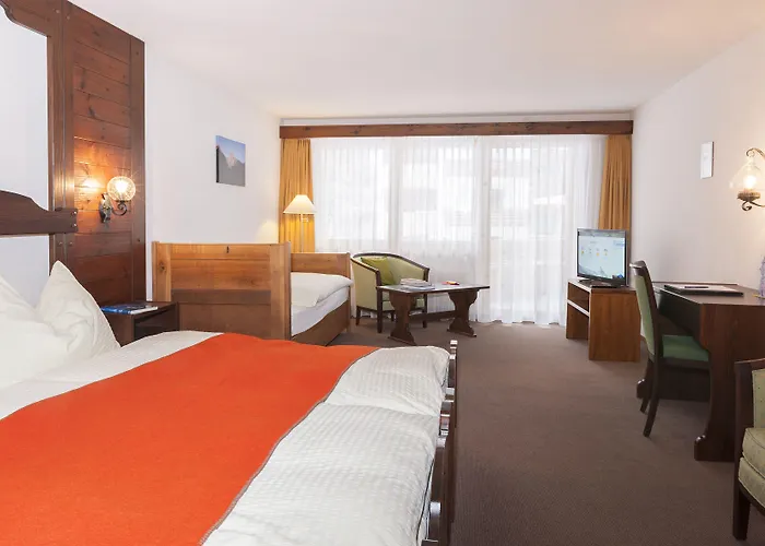 Basecamp Отель 3*