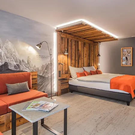 Hotel Basecamp